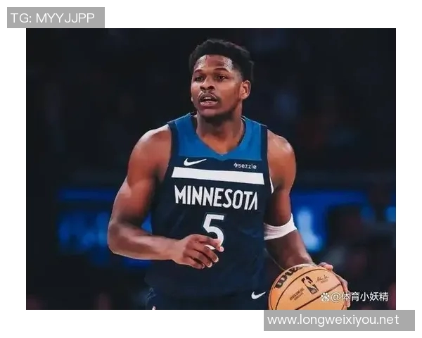 攻防建功！兰德尔抢断穆雷 一条龙反击起飞滑翔暴扣