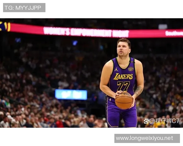 湖人掉出前6，东契奇交易1周年，赛后对布伦森比中指